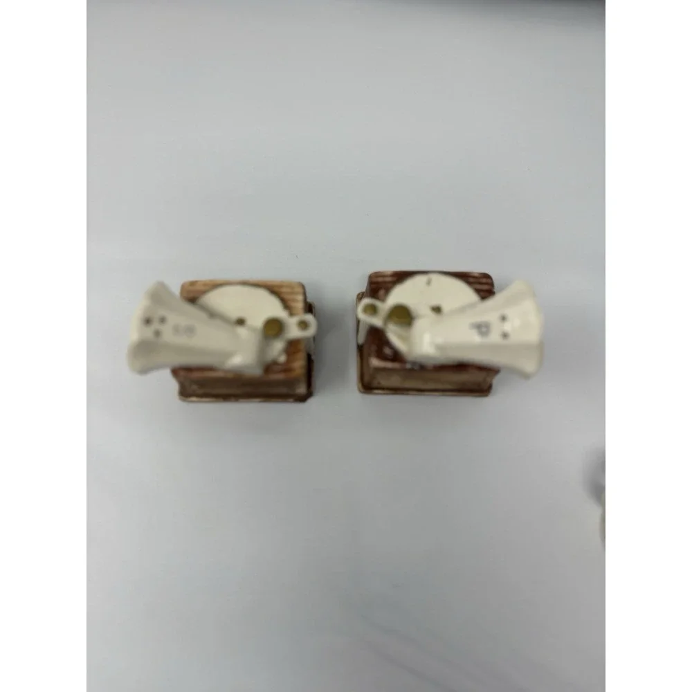 Vintage 1950's Phonograph Record Players Salt and‎ Pepper Shakers Japan MCM Gran